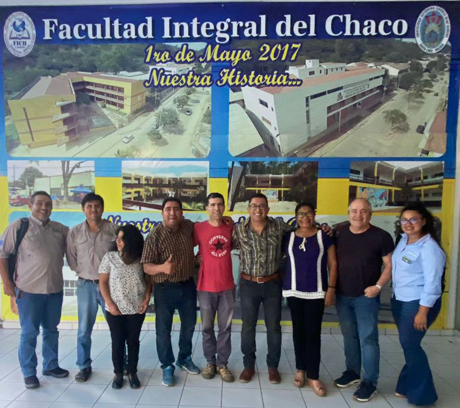 Visita a la Facultad Integral del Chaco, sede de la Universidad pública Gabriel René Moreno de Santa Cruz, en Camiri, Bolivia.