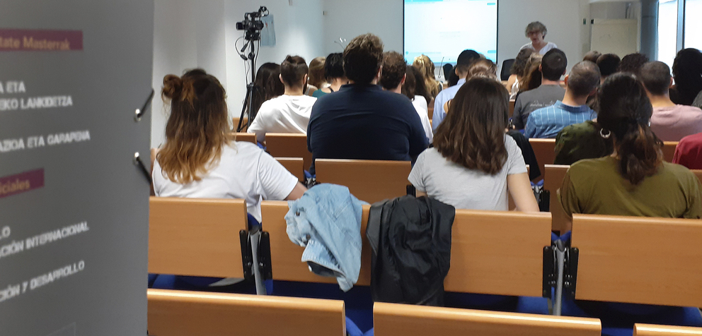 Conferencia de Aitor Jiménez González en el acto de apertura de los másteres oficiales de Hegoa y UPV/EHU